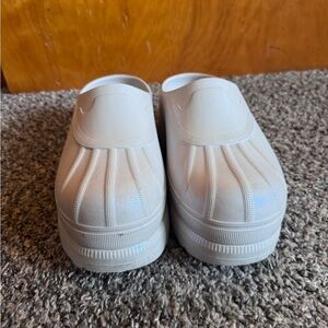 Sorel Cream Textured Slip-On Clogs